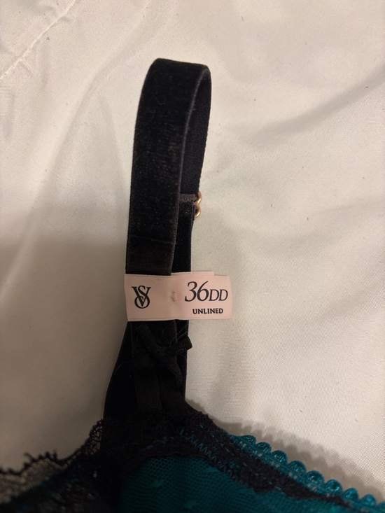 Victoria's Secret Teal Mesh Underwire Bra with Black Lace - Picture 2 of 7